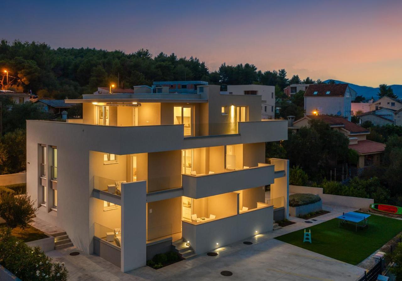 Apartments Alba Slatine Buitenkant foto